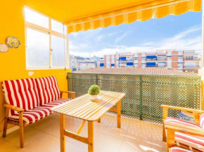 Céntrico apartamento con terraza en la playa, Rincon De La Victoria